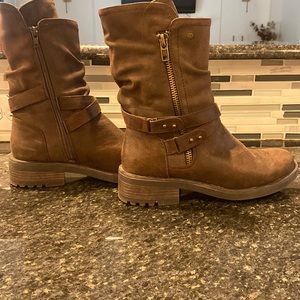 Womens brown boots size 10